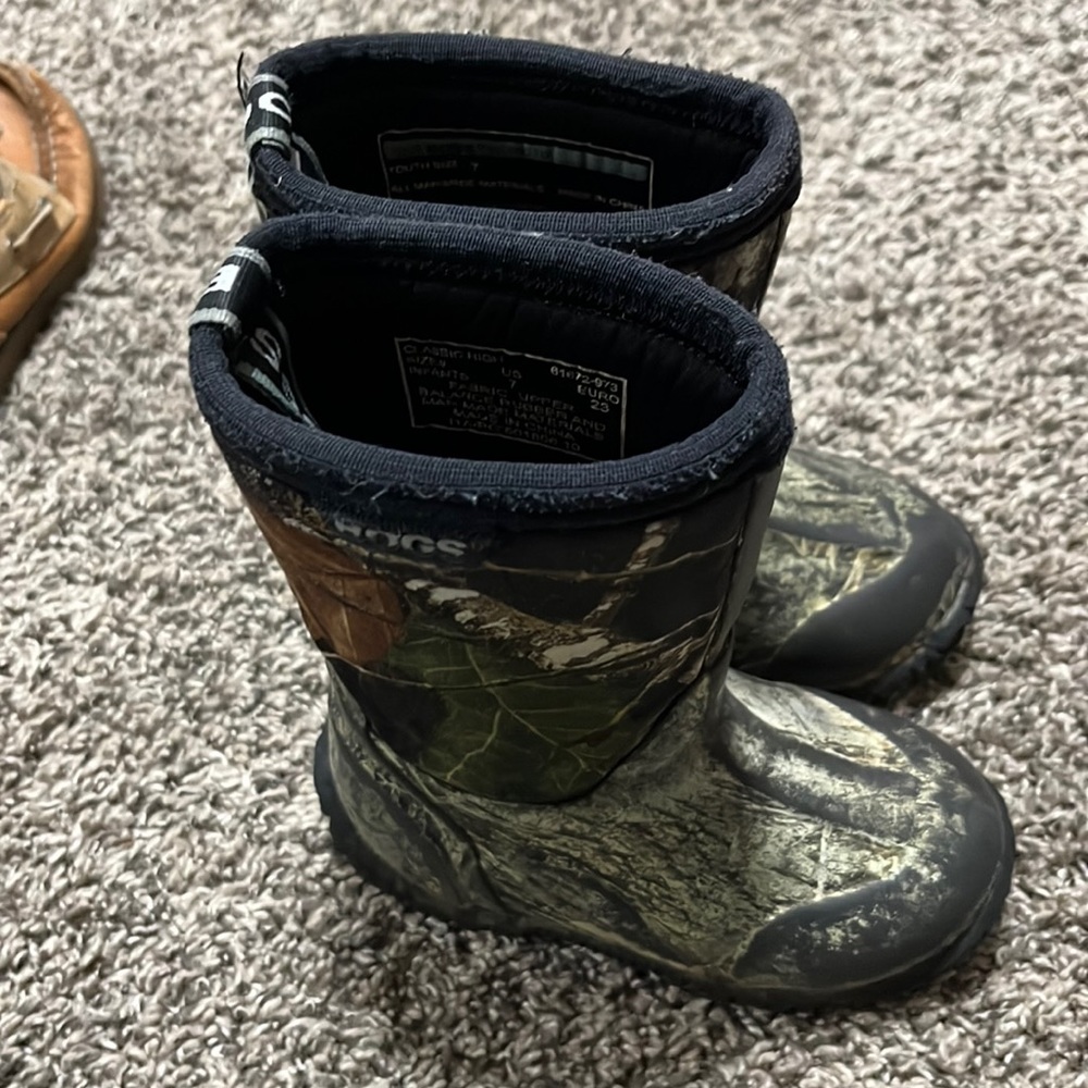 Bogs camo boots youth toddler boys size 7.